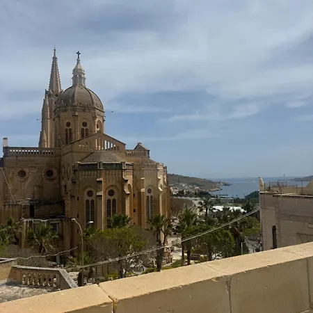 Azure Dome Residences Għajnsielem